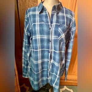 Maurices Blue Plaid lightweight flannel Women's Button Down Shirt size XL